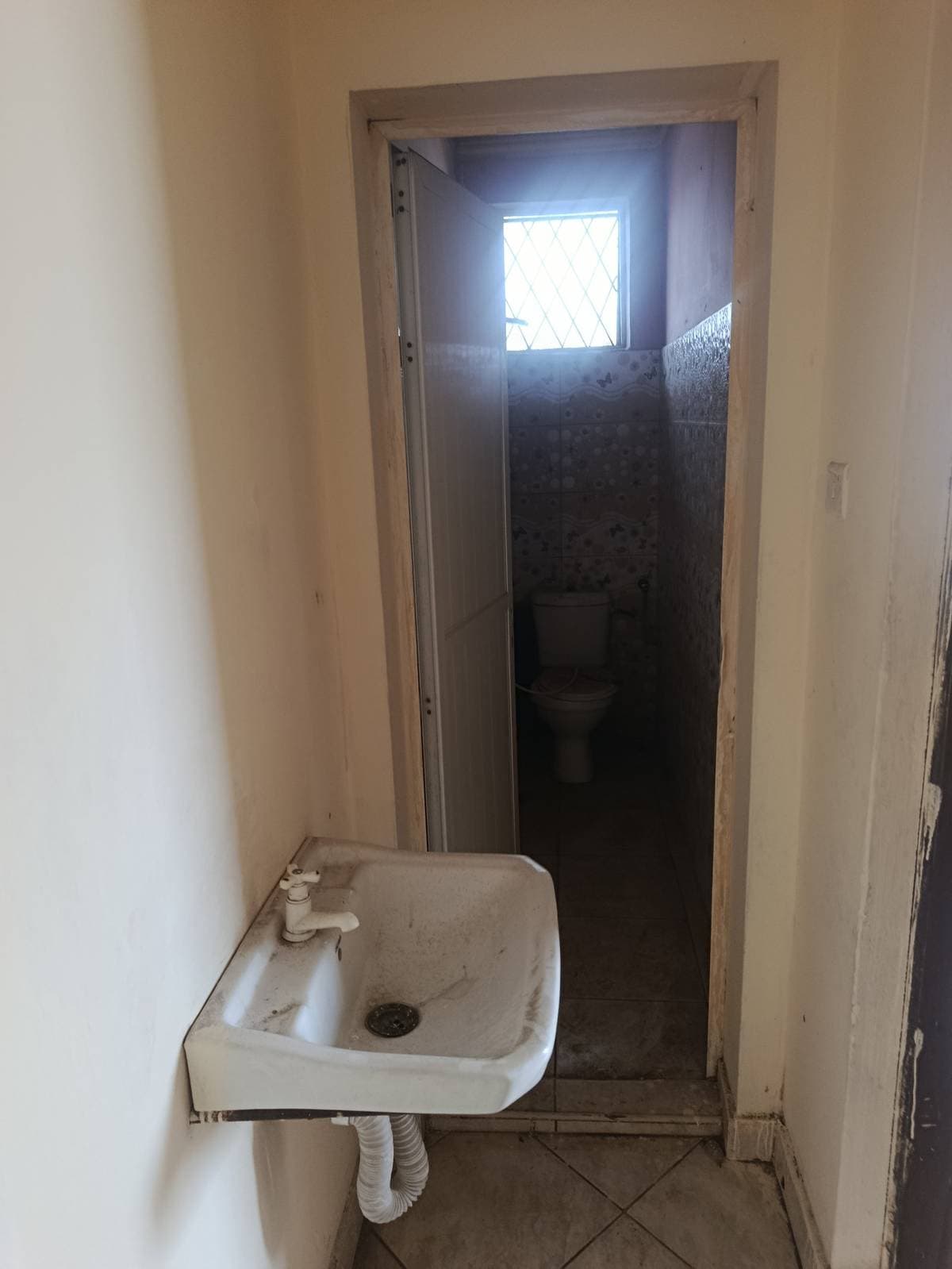 1 Bedroom in Bamburi, Lakeview phase 4 — Kadzandani, Kadzandani ward, Nyali, Mombasa County, 80101, Kenya, Bamburi, Lakeview phase 4, Kadzandani ward, Nyali (photo 4)